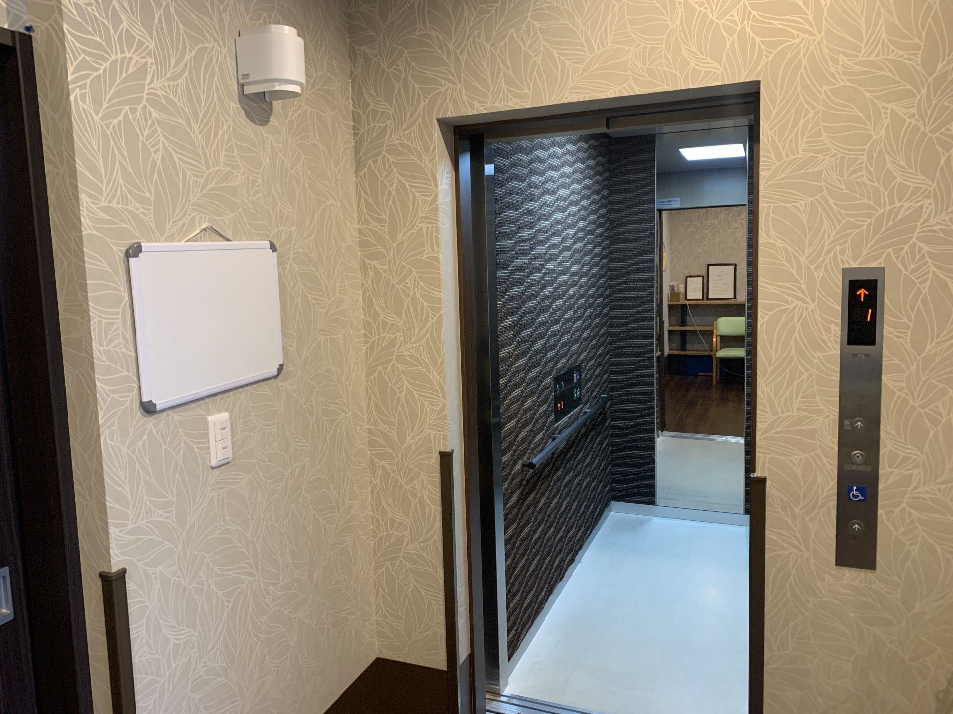 安全で便利なエレベーター