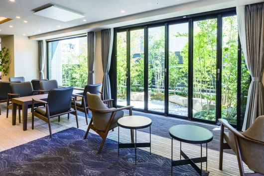 ラウンジ・中庭