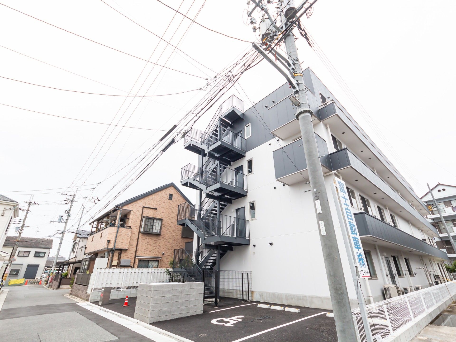 清潔感のある建物外観
