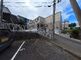 ゆったりとした駐車場の風景