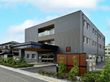落ち着いた外観の建物