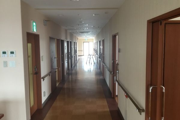 長い廊下