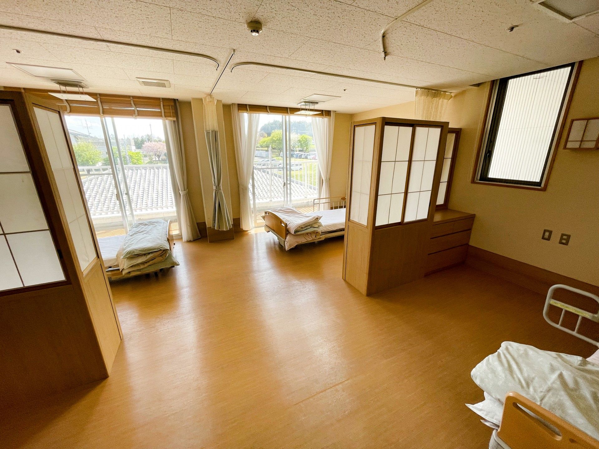 日差しが差し込む居室