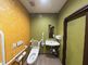 バリアフリー設計のトイレ空間