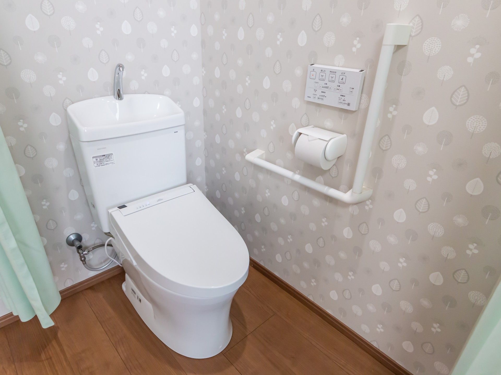 手すり付きトイレ設備