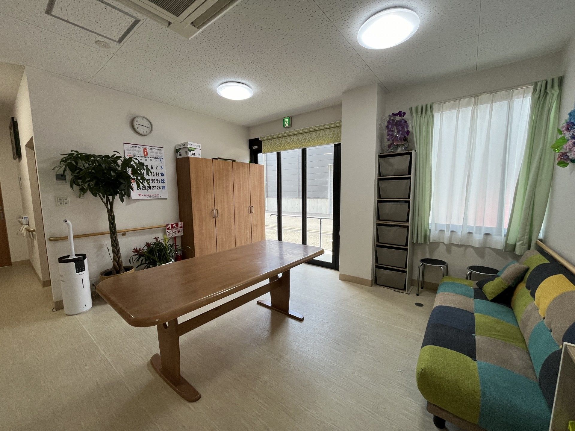明るく広々とした居間