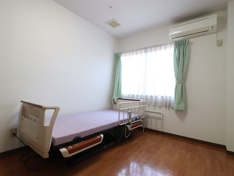 快適な個室の寝室