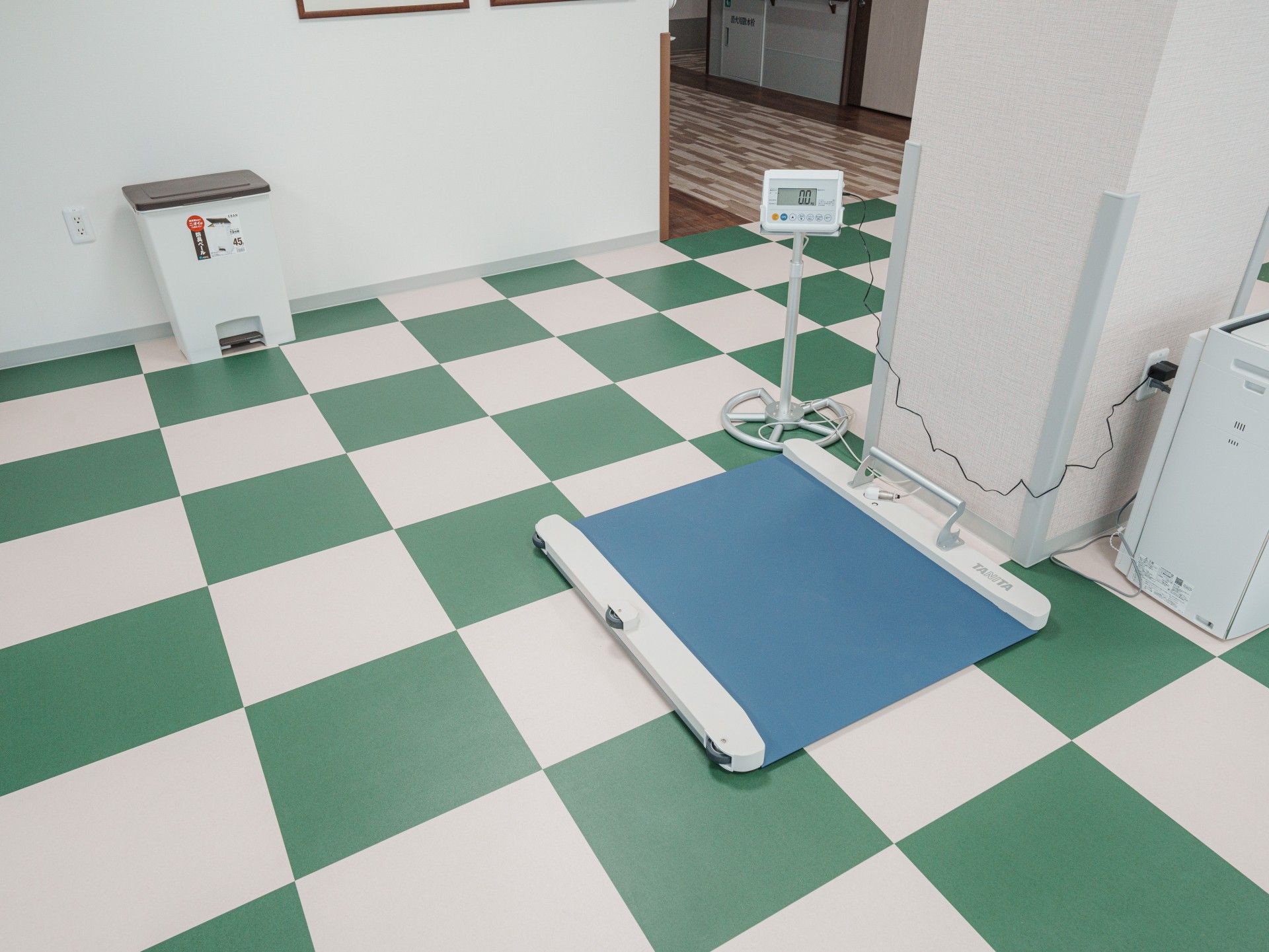 バリアフリー設計の床