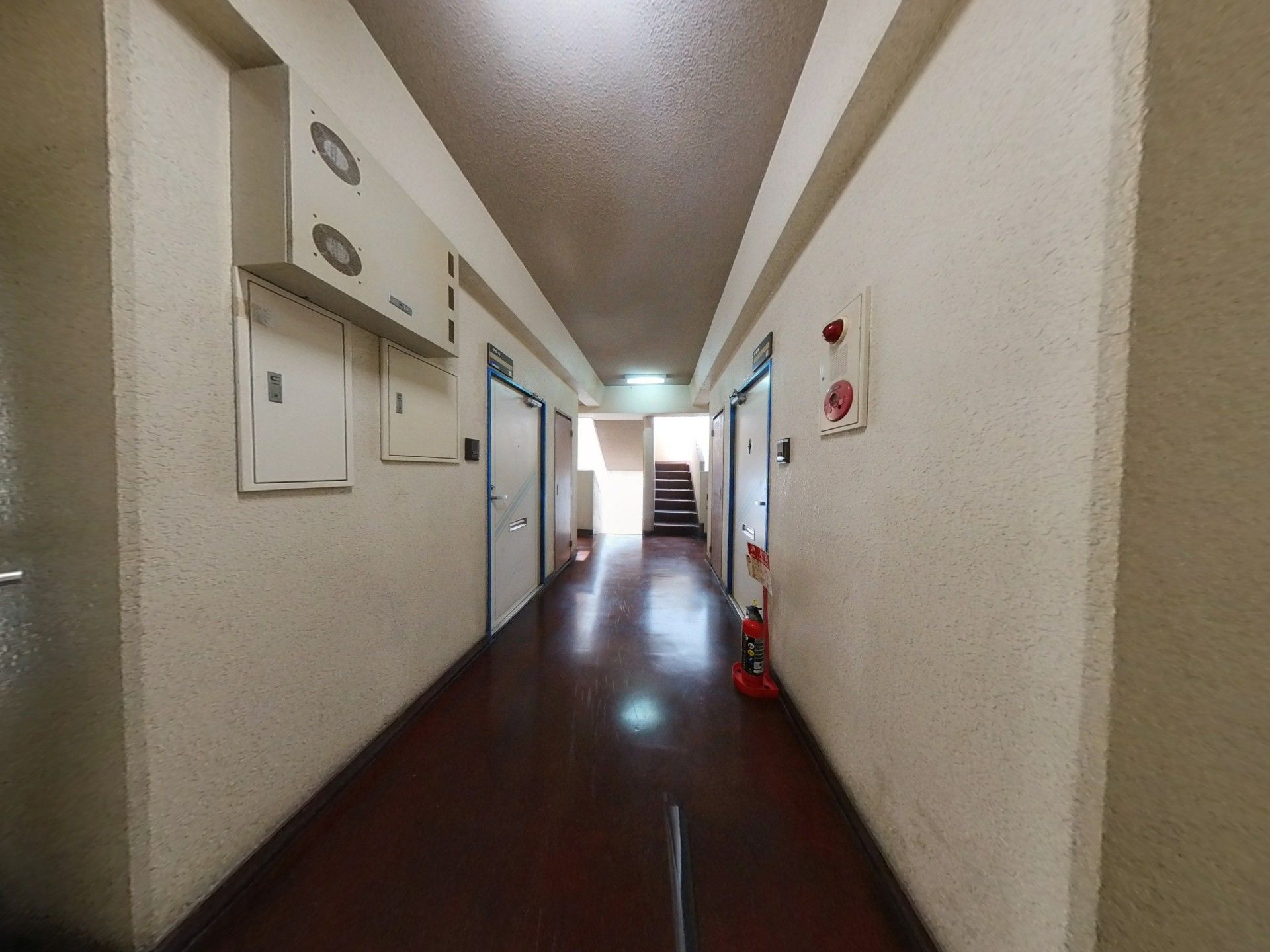 廊下の清潔な空間