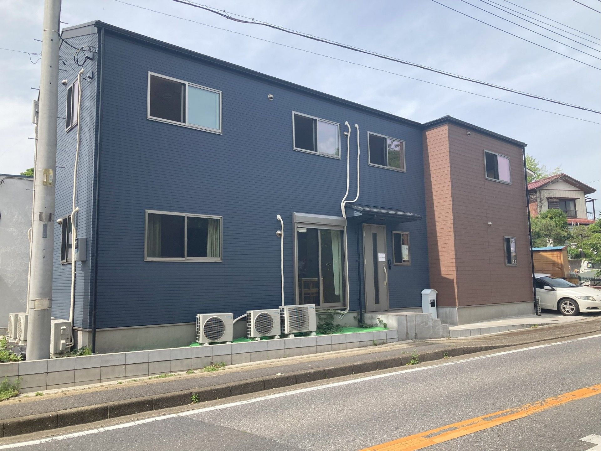 モダンな建物の外観
