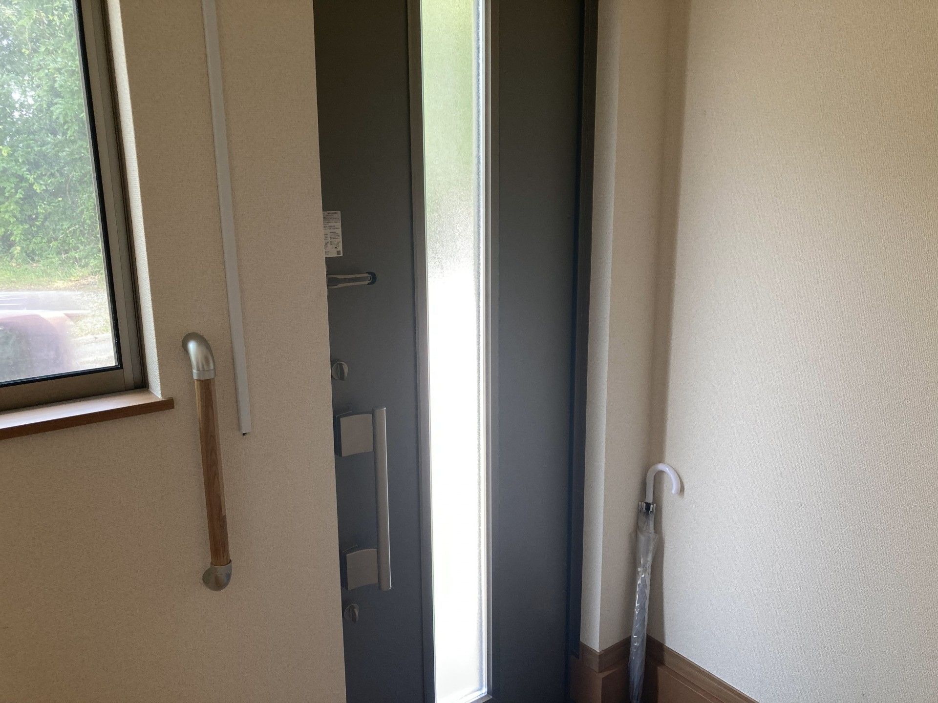安全な手すり付き出入口