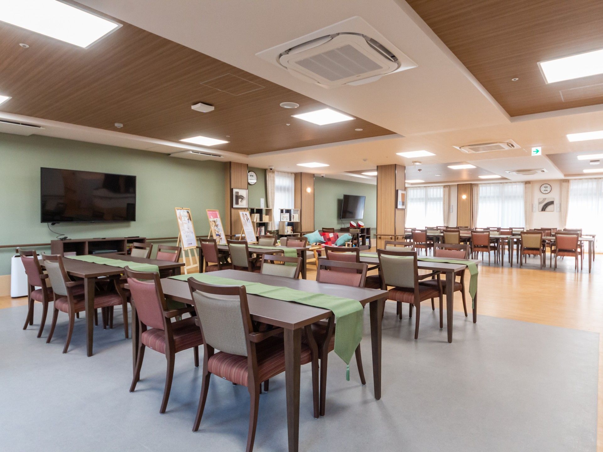 広々とした食堂