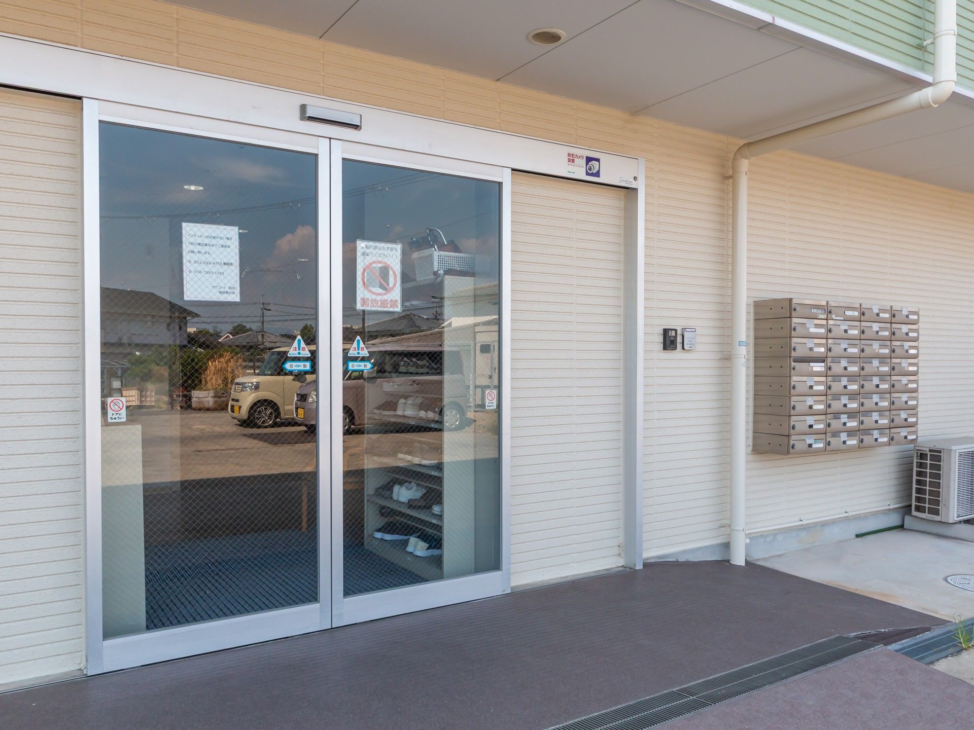 自動ドアの入口