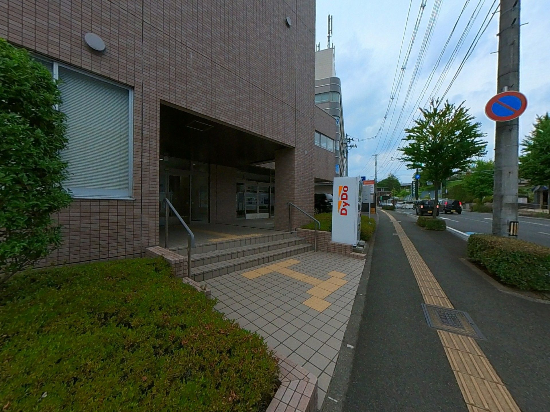 入り口が広い建物エントランス