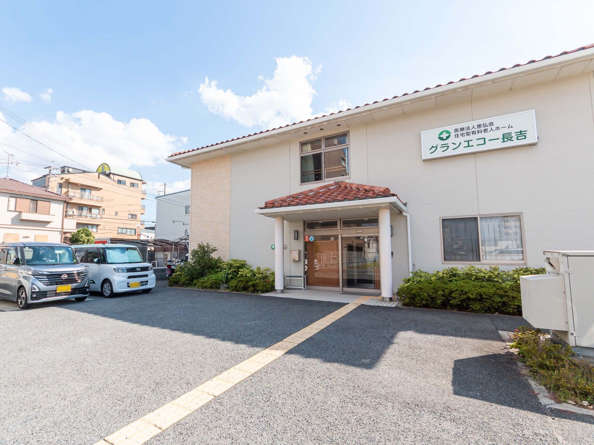 建物の正面玄関