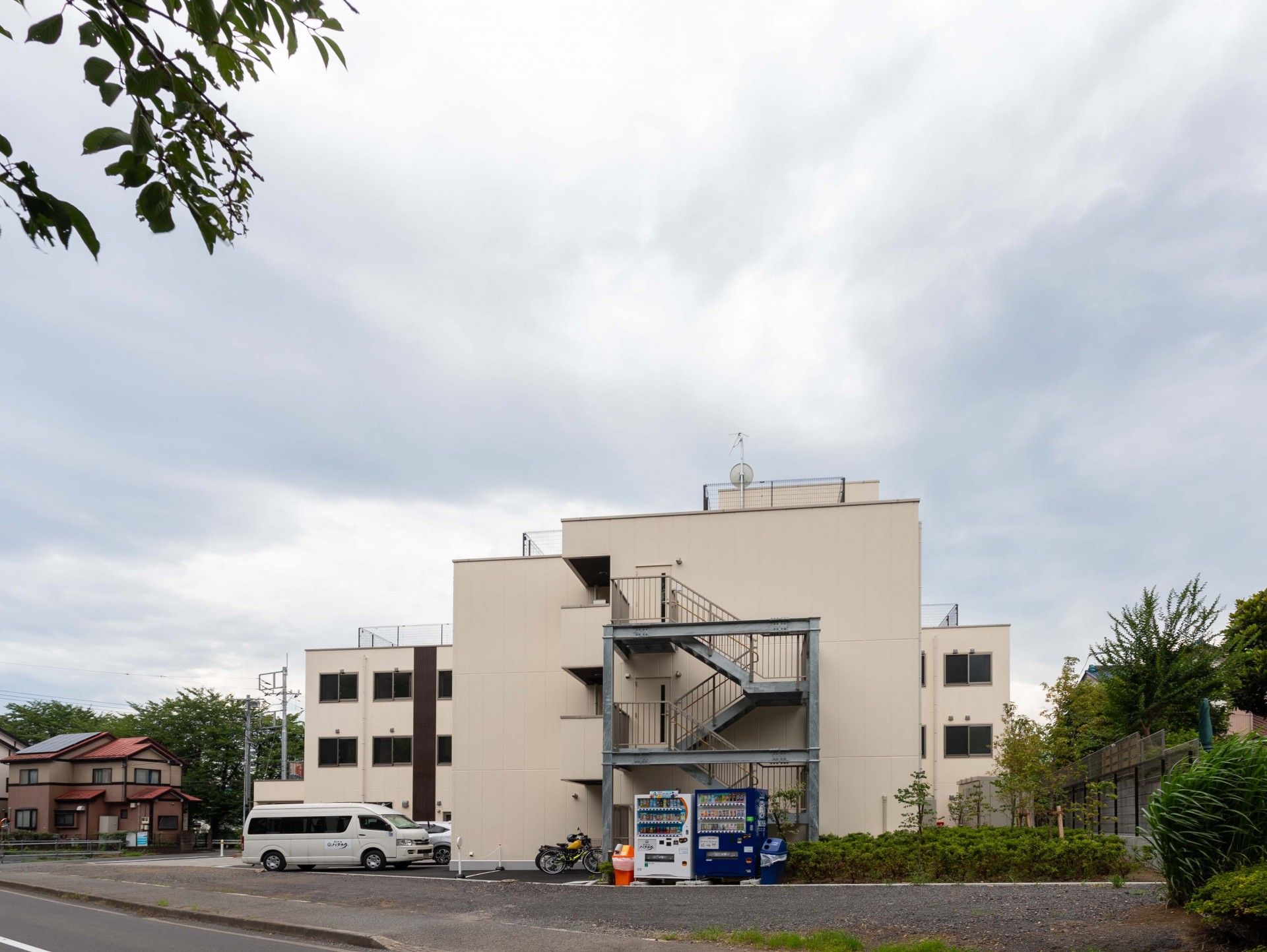 ゆったりとした建物外観