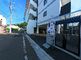 開放的なエントランスの外観