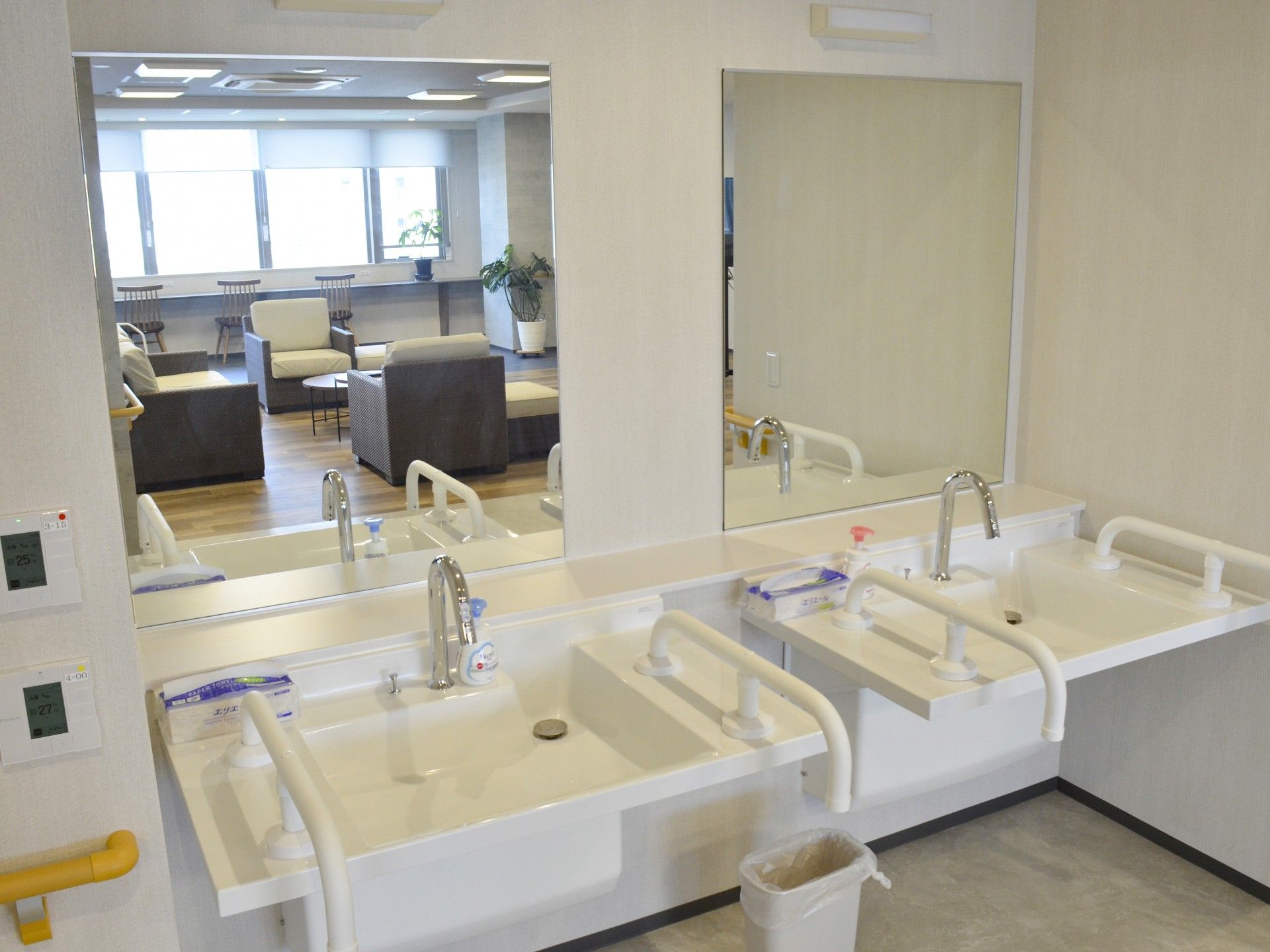 手洗い場とくつろぎスペース