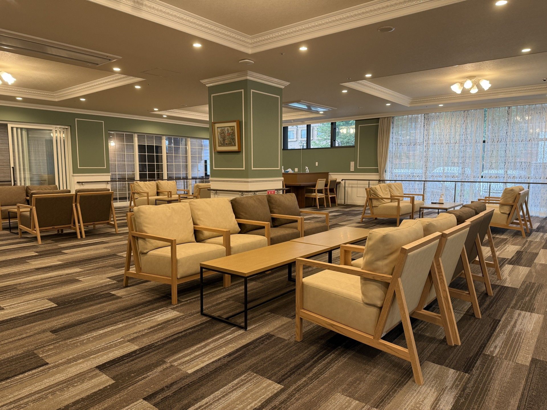 落ち着いた雰囲気の共有スペース