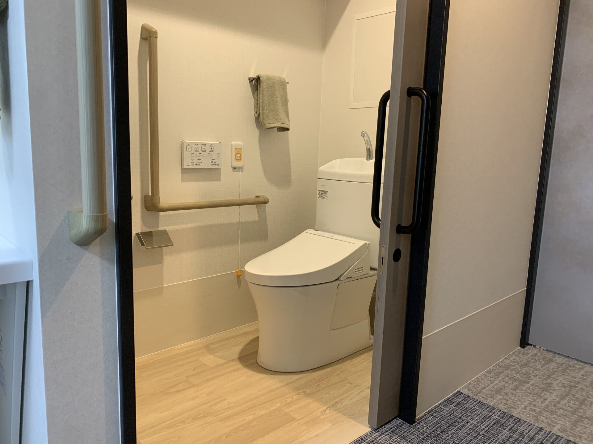 バリアフリーのトイレ空間
