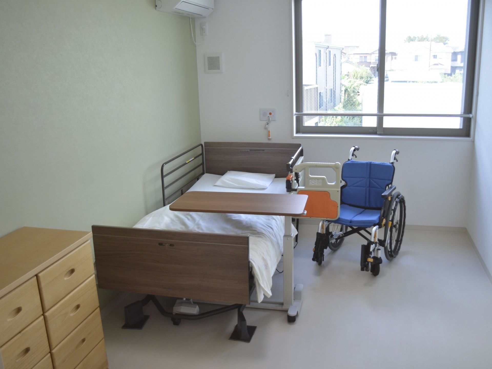 快適な個室の寝室