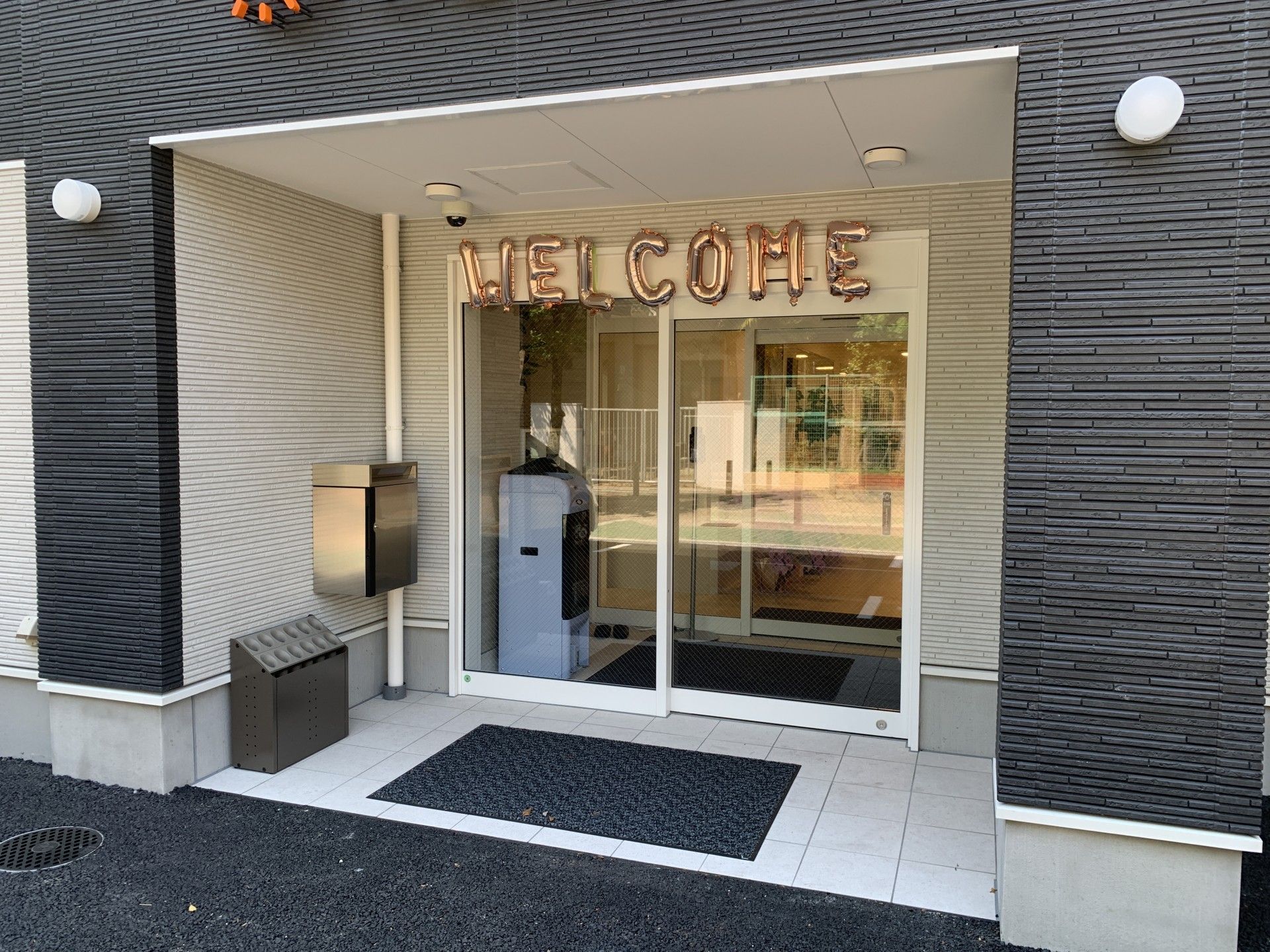 入口に「WELCOME」の文字