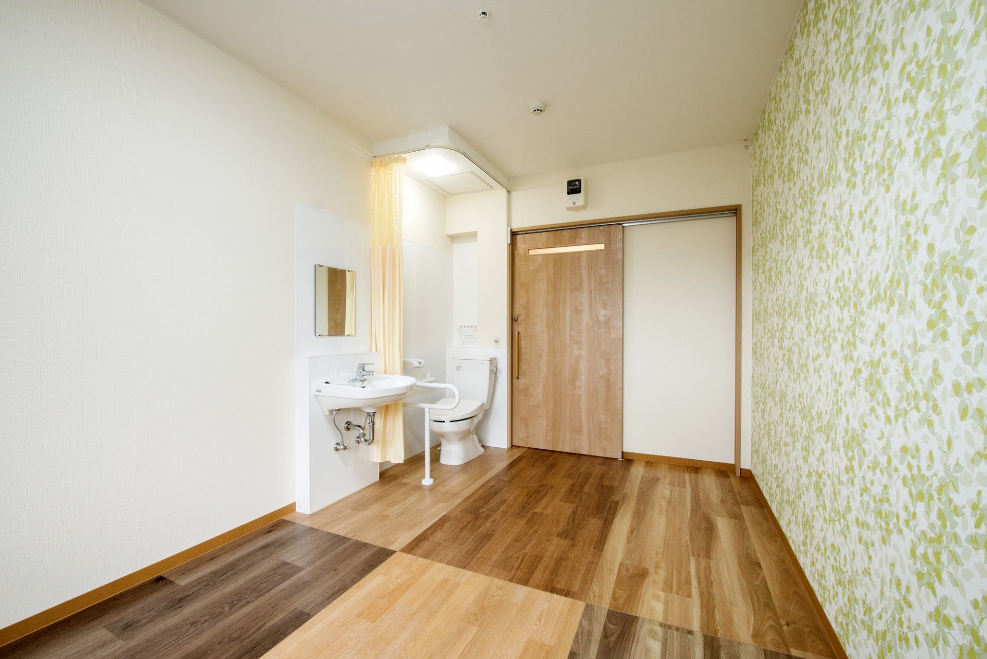 清潔なトイレと洗面所
