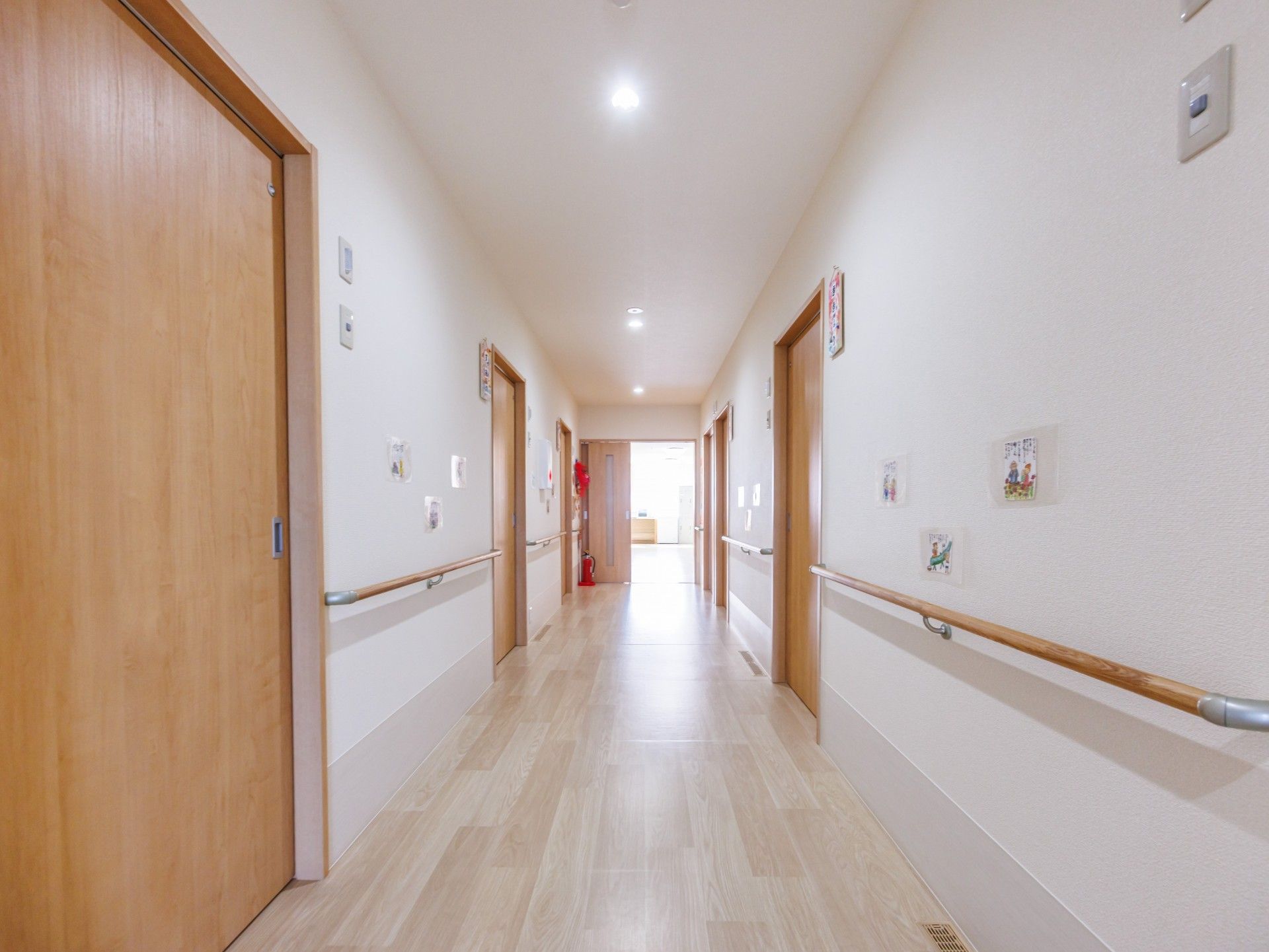 手すり付きの廊下