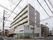 交差点に面した建物