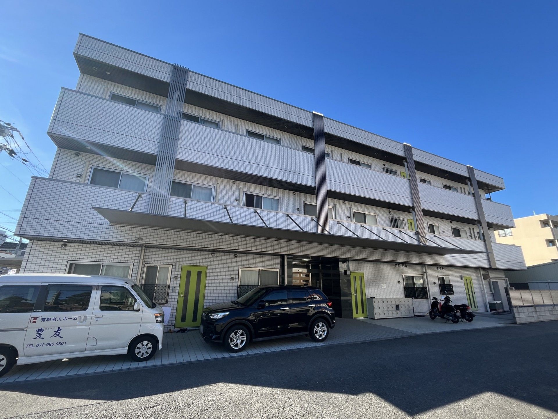 多階層の建物正面