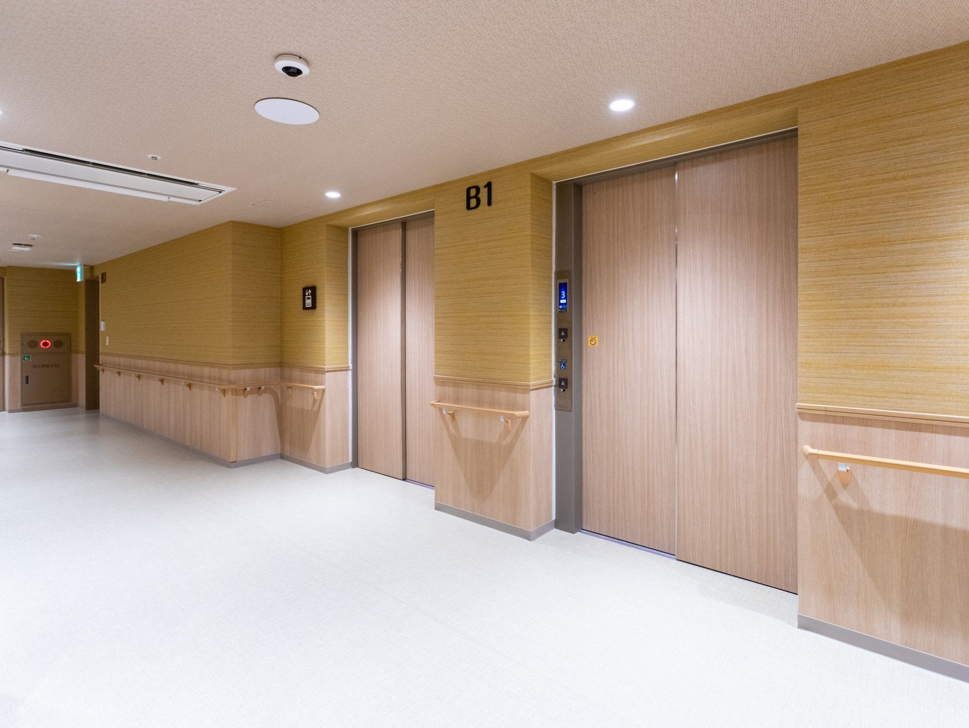 安全な廊下のエレベーター
