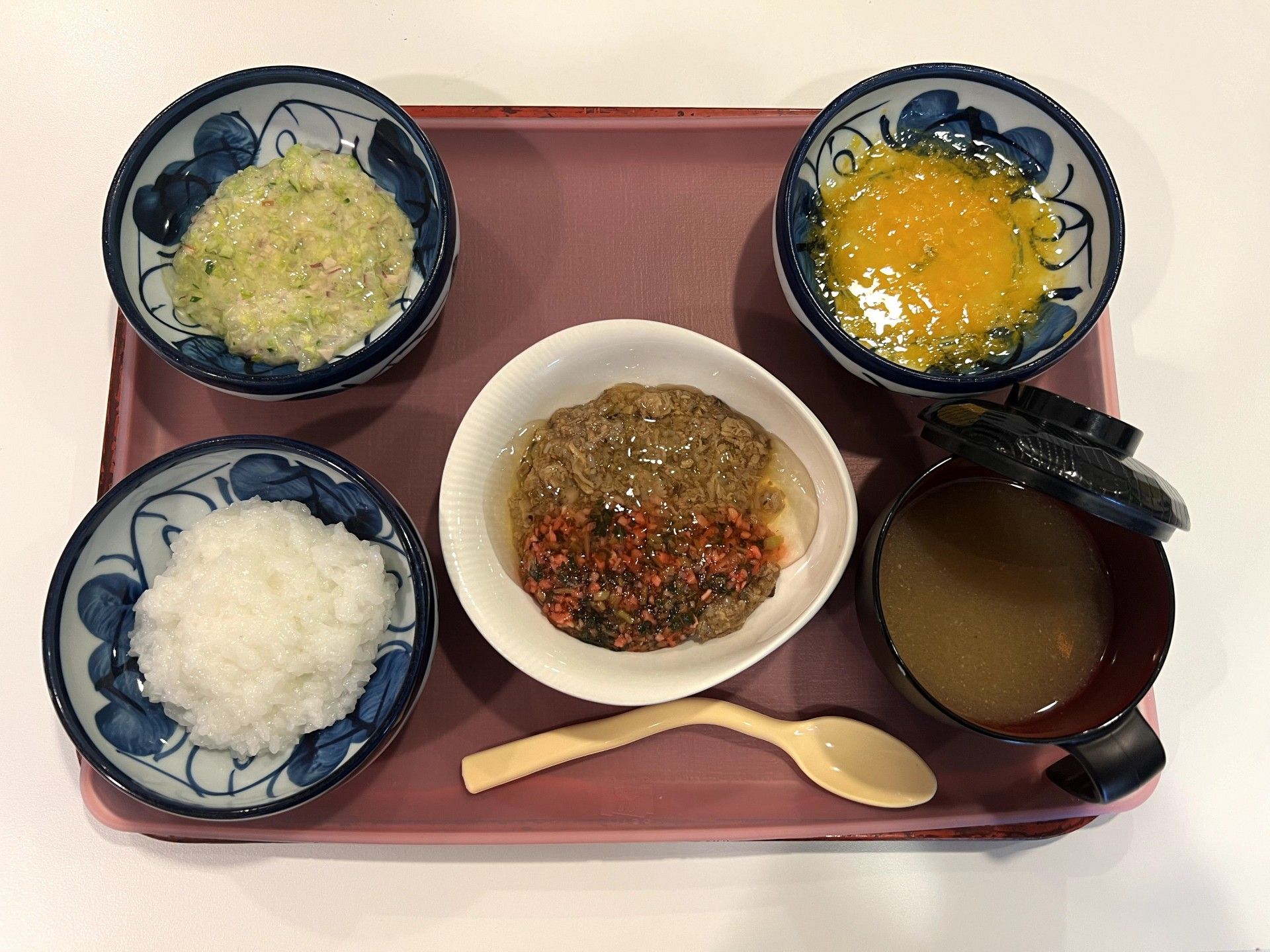 栄養満点の食事セット
