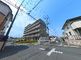 静かな住宅街の交差点