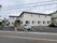 ゆったり駐車場のある建物