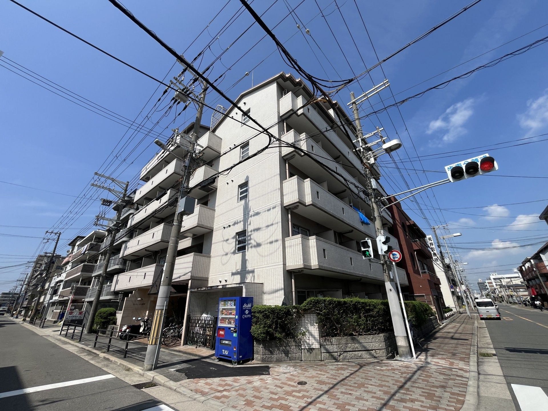 都市部の建物外観