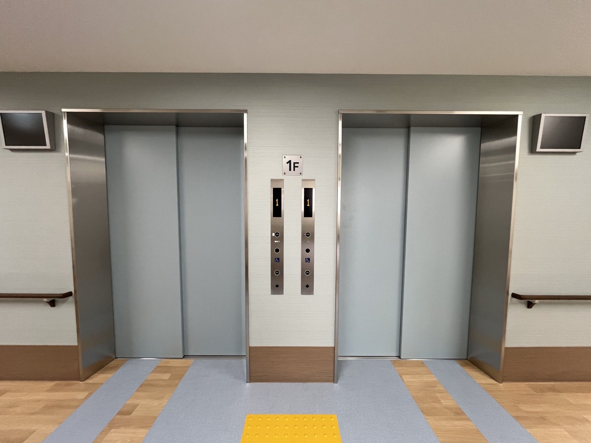 1階のエレベーターホール