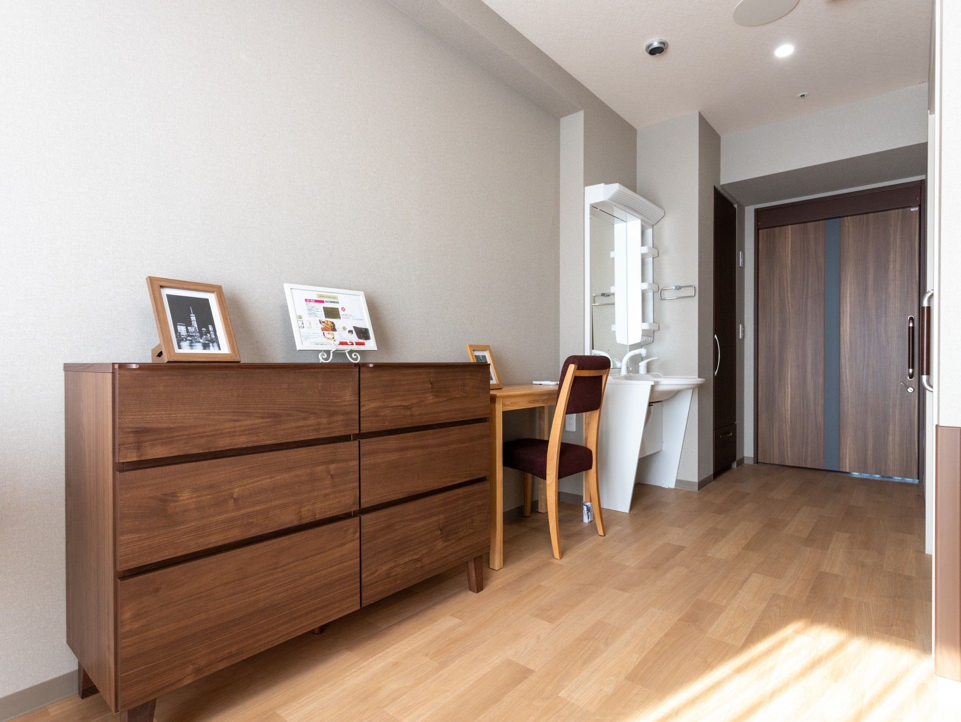 落ち着いた雰囲気の居室