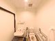 バリアフリー設計のトイレ空間