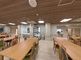 広々とした明るい共有スペース
