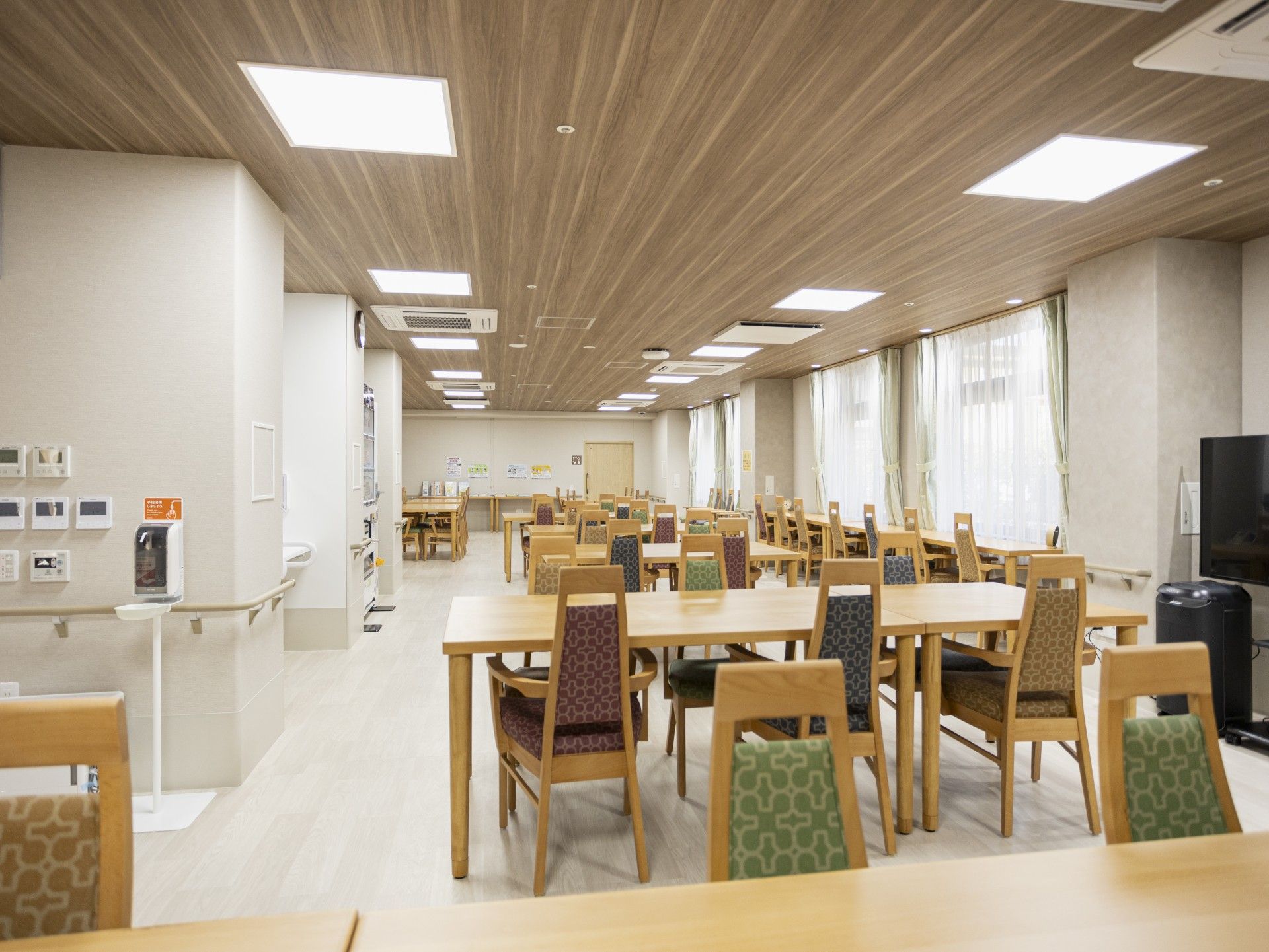 広々とした食堂