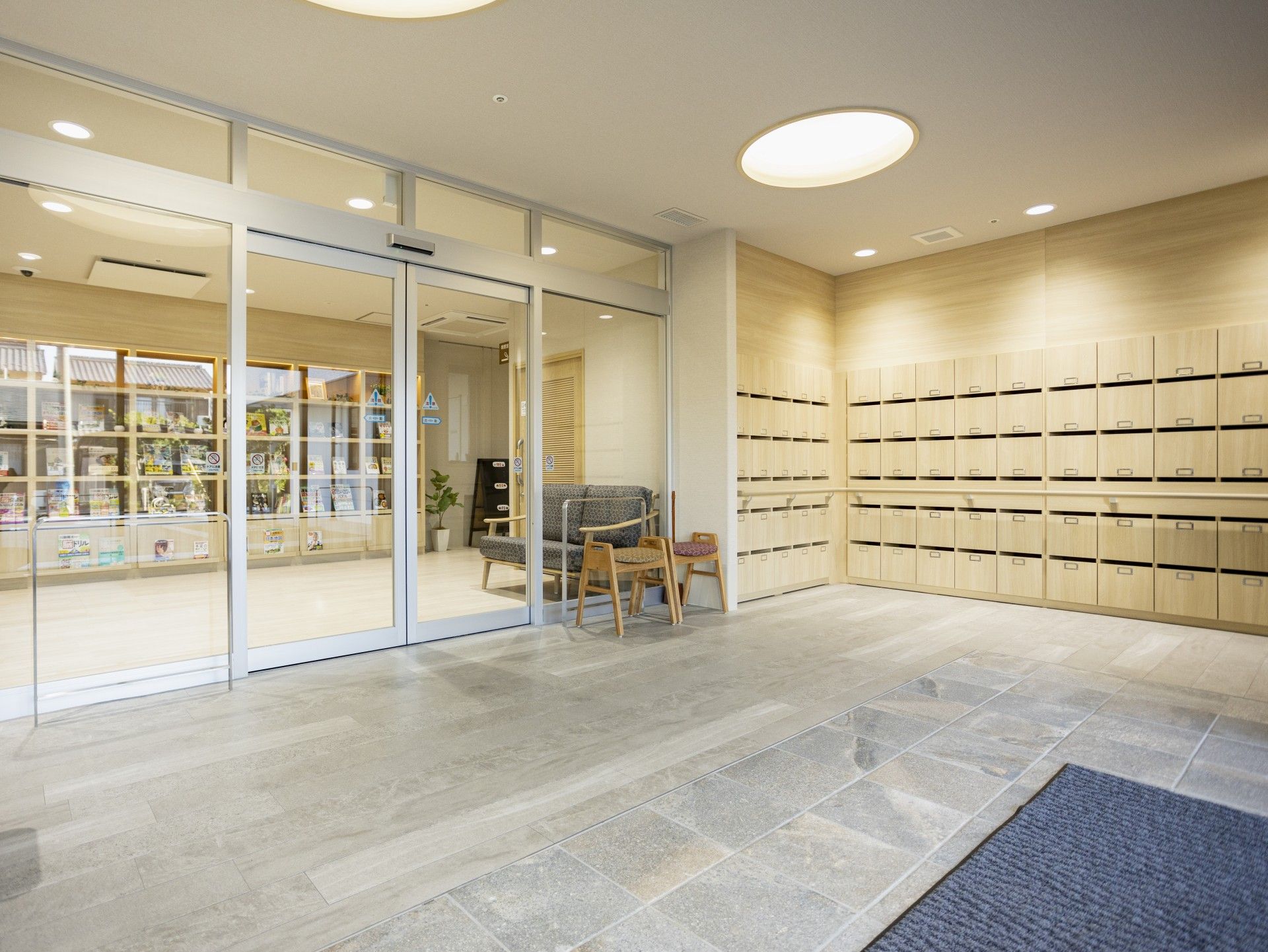 明るいエントランス