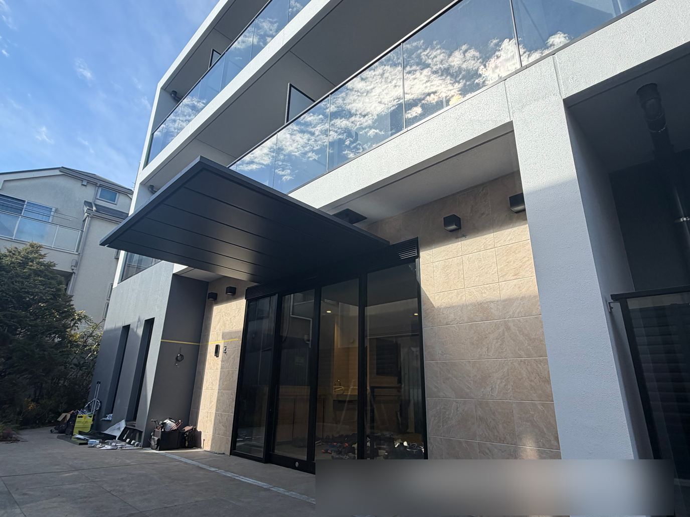 エントランスの外観