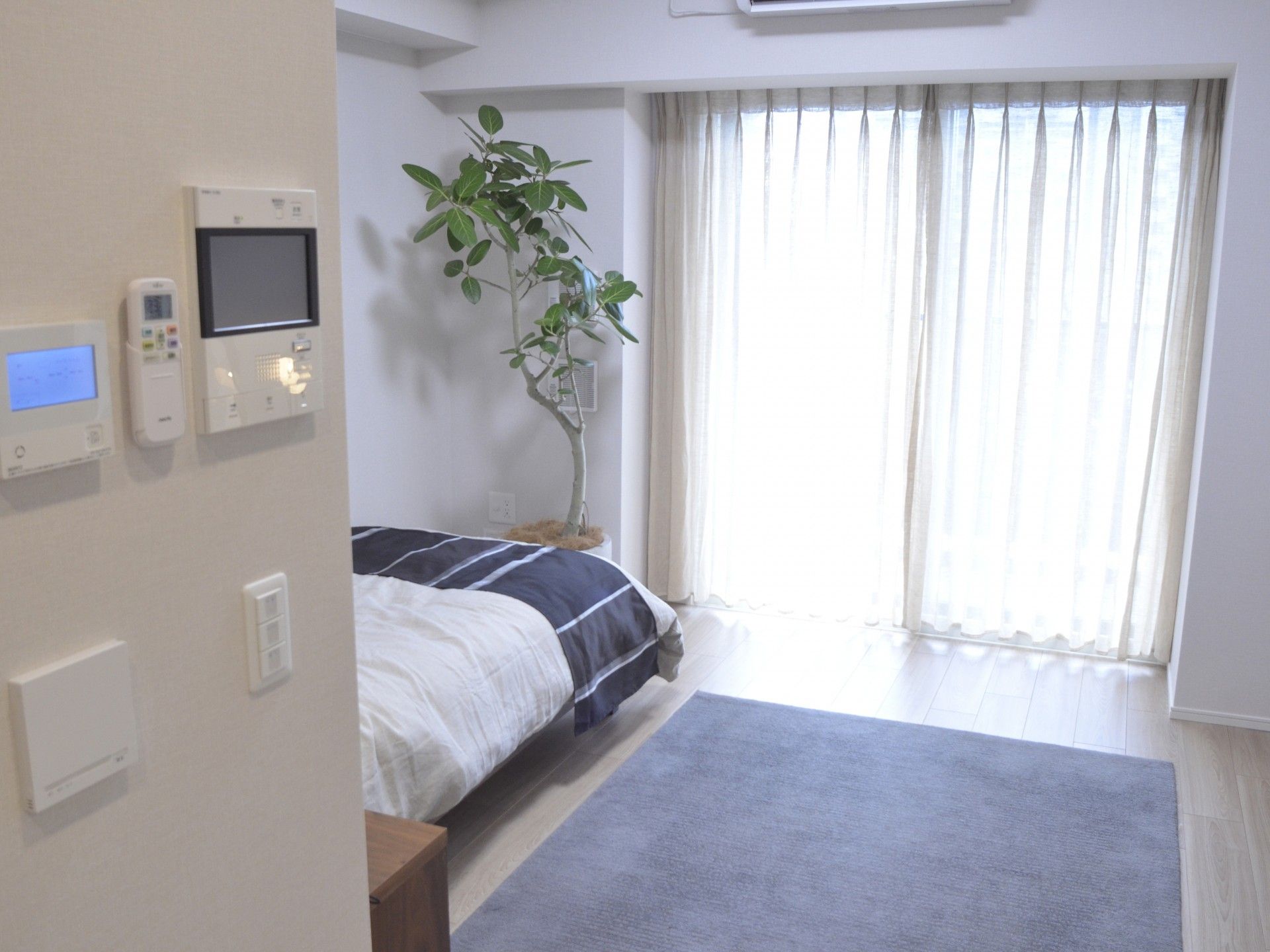 明るい個室の一角