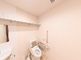 バリアフリー設計のトイレ空間