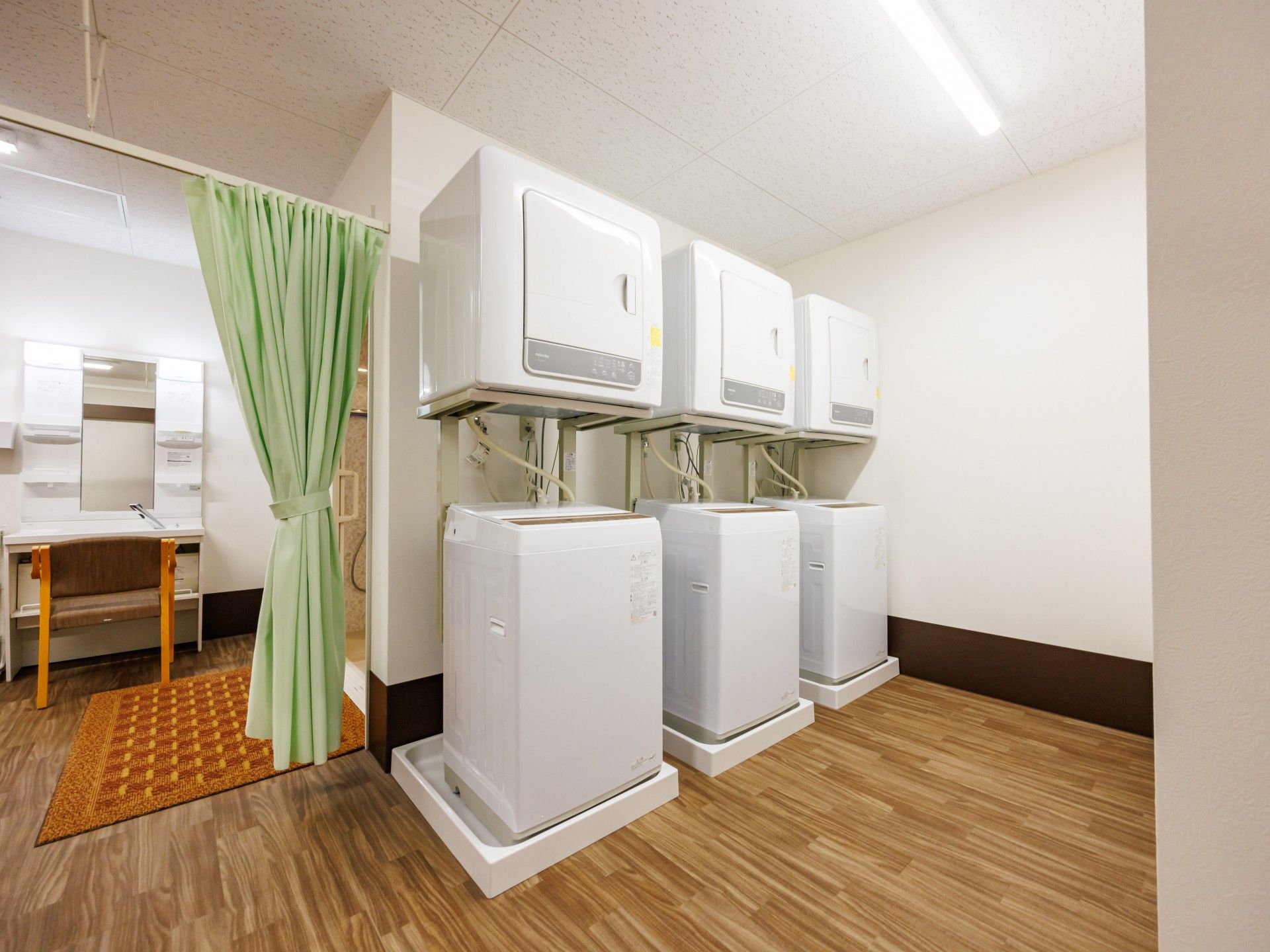 洗濯機と乾燥機の部屋
