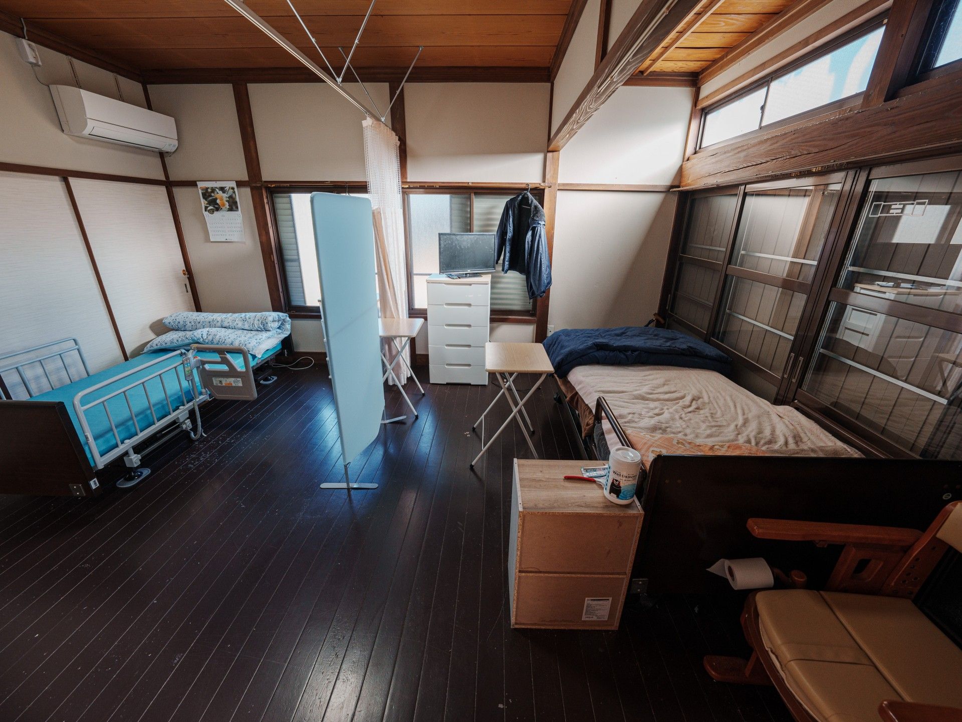 落ち着いた和風の居室