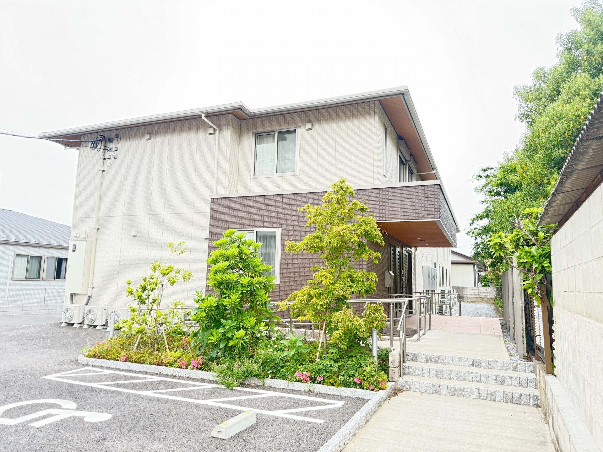 ゆとりある施設外観