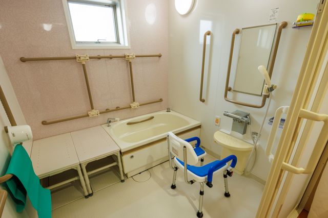 安全に配慮した浴室