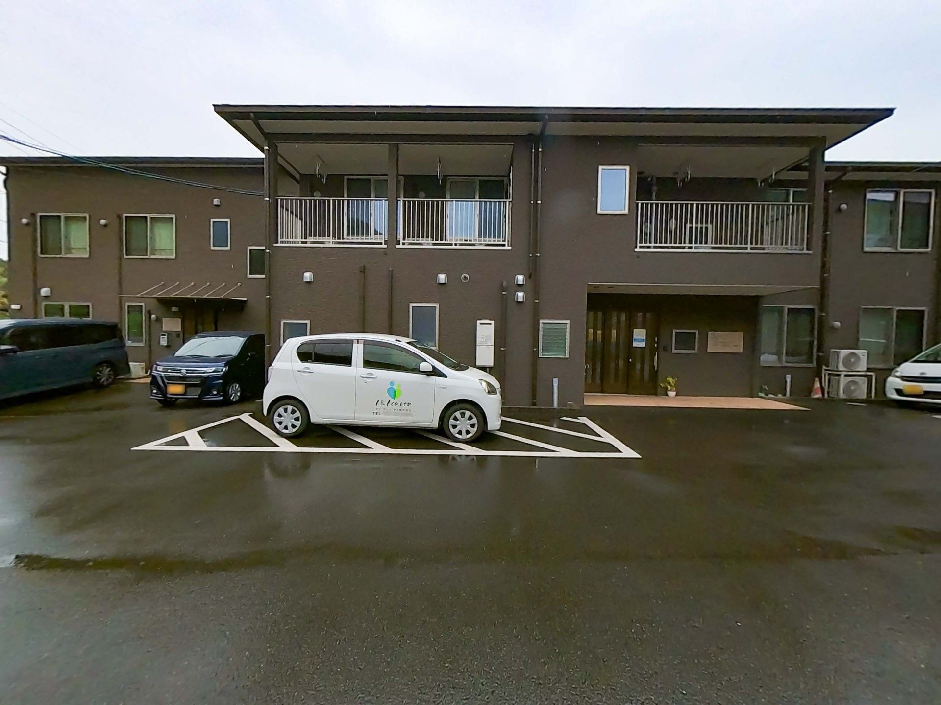 ゆったりとした施設の外観