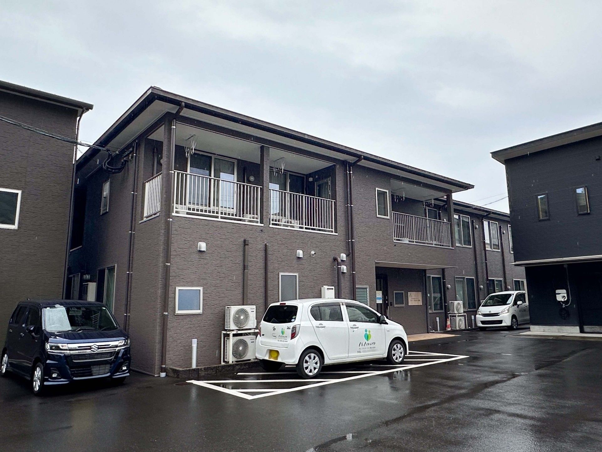 ゆったりとした建物の外観